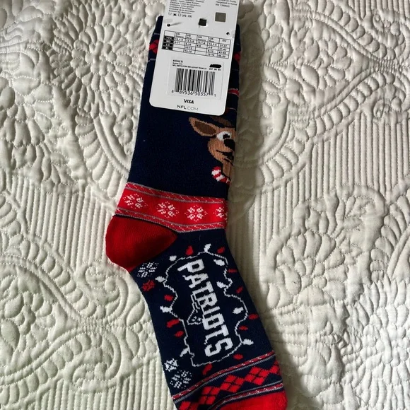 NWT Patriots Holiday Socks - Picture 2 of 3